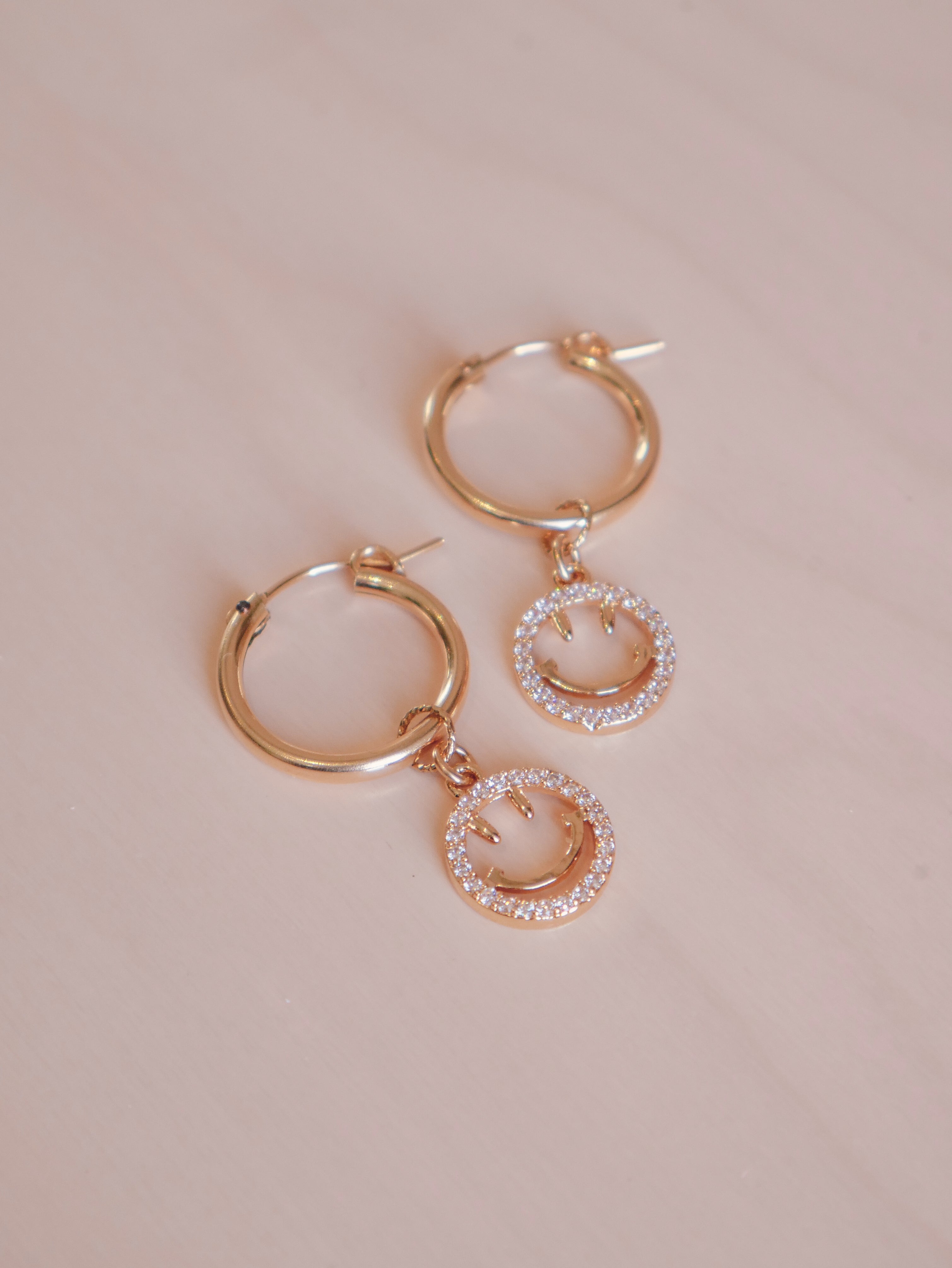 Peach Pearl Luster Faceted Glass Huggie Hoop Lever Back Gold Plated  Earrings